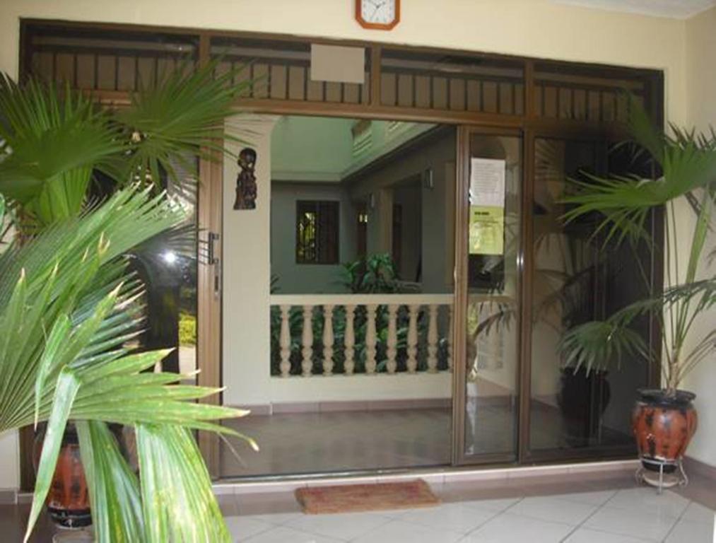 Osdahouse Lodge Laterbiokorshie Extérieur photo